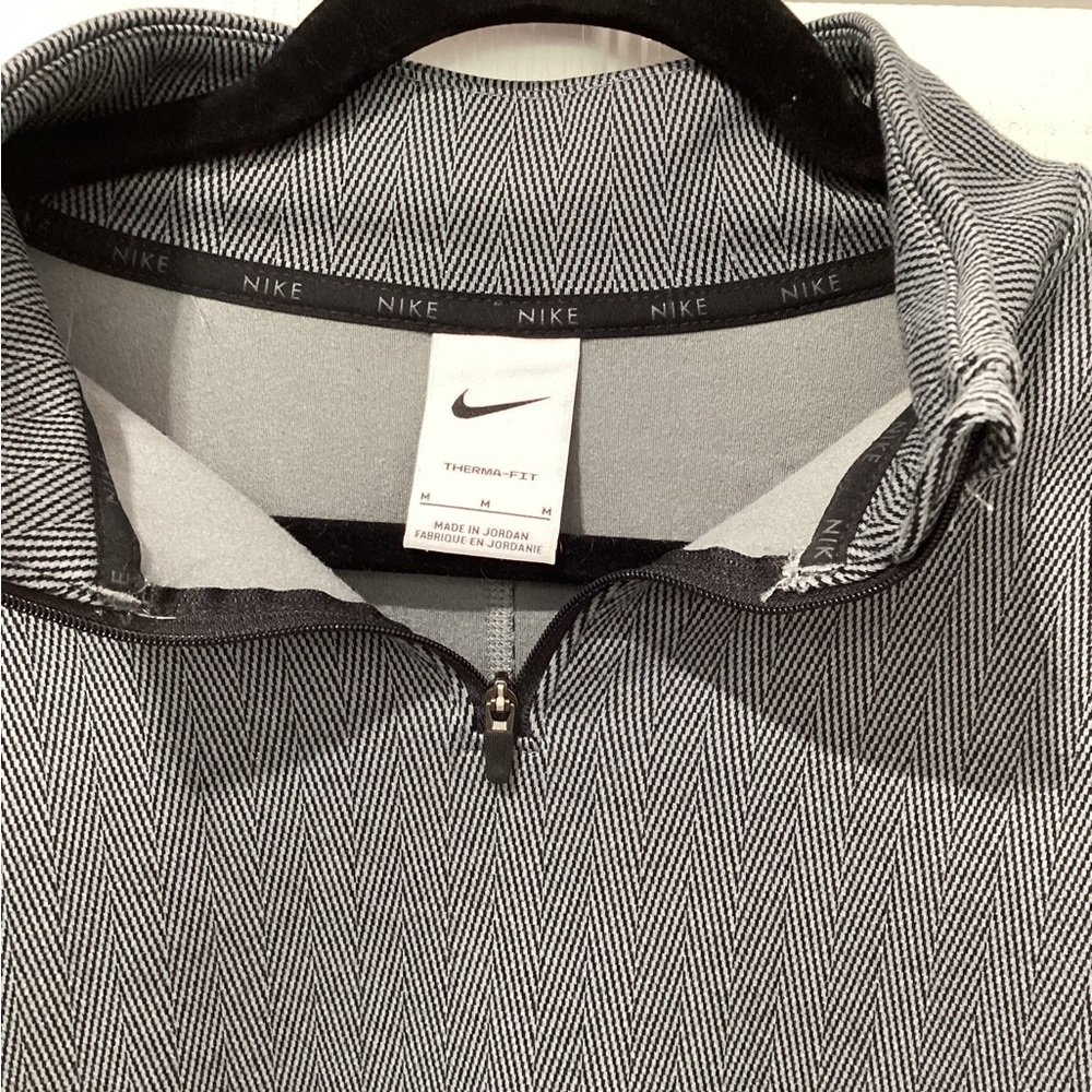 Nike Therma-FIT Womens Top medium Gray Herringbone Active 1/4 Zip Top